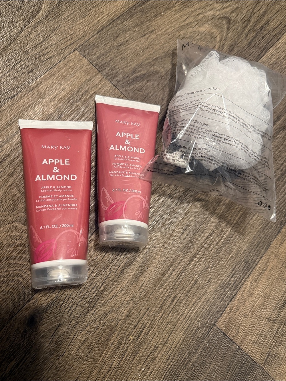 Mary Kay Apple & Almond Body Lotion and shower gel - Rose Pink